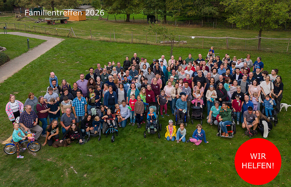 Gruppenbild mit allen Familien bei LEONA-Familientreffen 2026